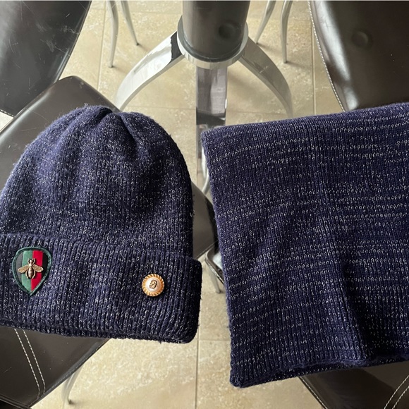 Gucci hat and scarf set - Picture 2 of 6
